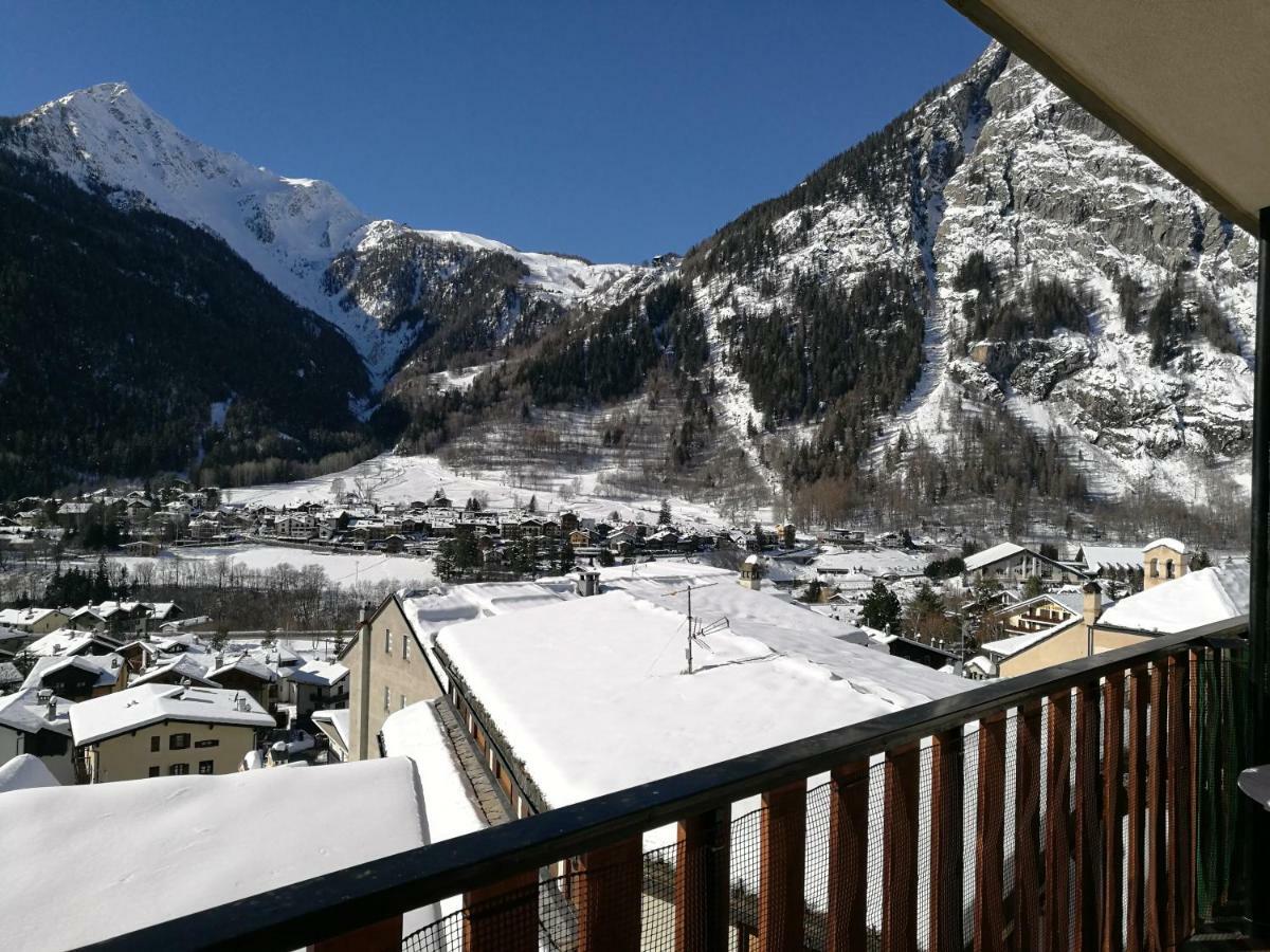 L'Atelier Du Temps - Appartamento Circe Courmayeur Luaran gambar