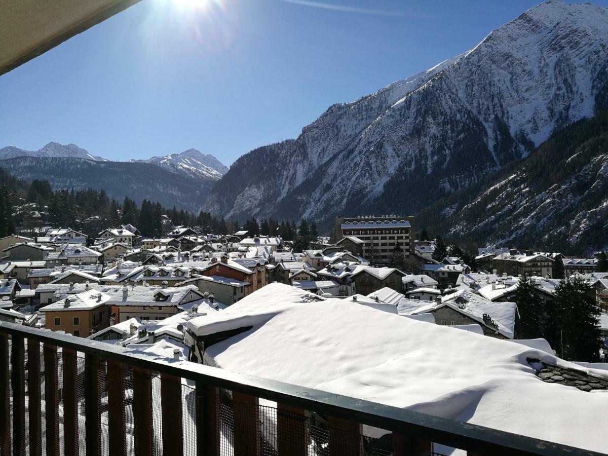 L'Atelier Du Temps - Appartamento Circe Courmayeur Luaran gambar